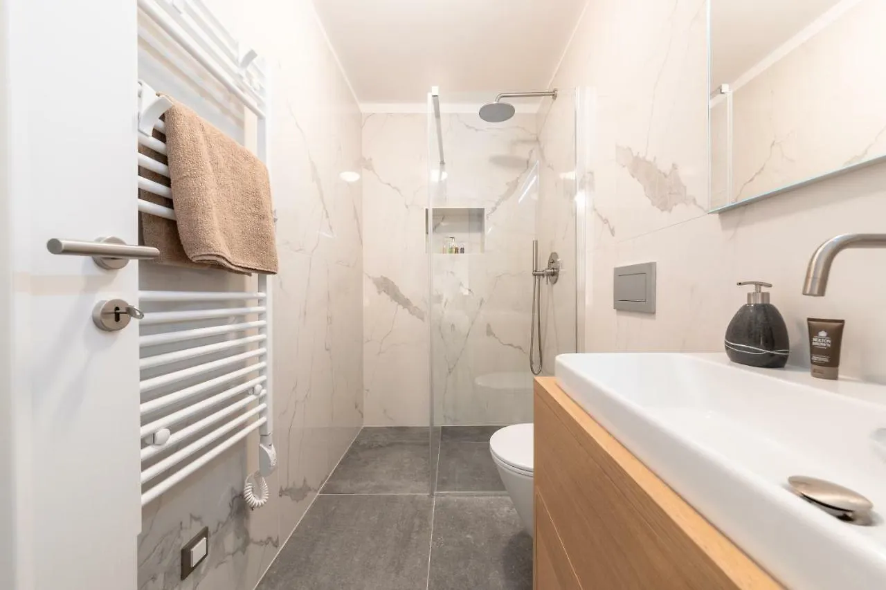 Mariva Downtown Studio Ровинь